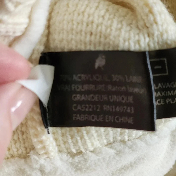 ⚡HOST PICK⚡ Ookpik Knitted Hat Beanie Raccoon Removable Pompom Winter Ivory one - Picture 3 of 4